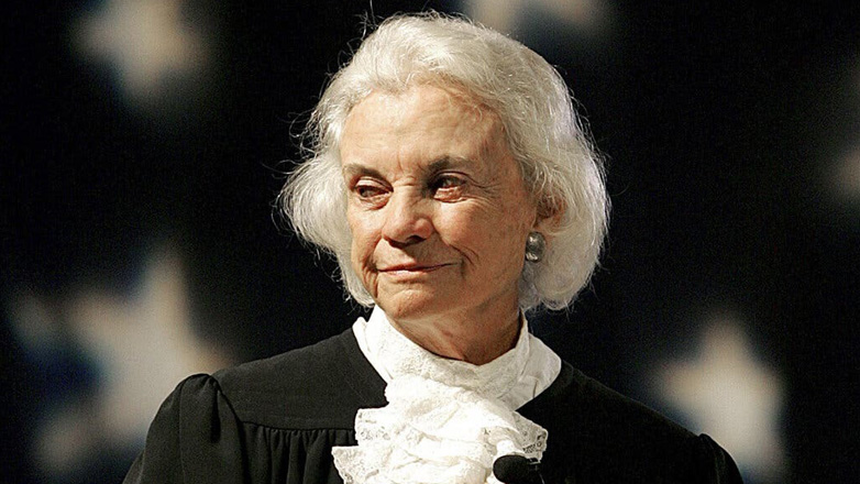 Πέθανε η Σάντρα Ντέι Ο’ Κόνορ, η πρώτη γυναίκα που υπηρέτησε στο Ανώτατο Δικαστήριο των ΗΠΑ