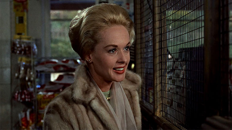 «Τα Πουλιά» του Άλφρεντ Χίτσκοκ: Ένα τρομακτικό αριστούργημα, στη σκιά ενός σκανδάλου