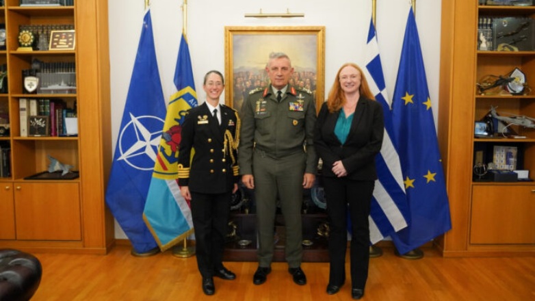 Συνάντηση του αρχηγού ΓΕΕΘΑ με την πρέσβη της Αυστραλίας στην Ελλάδα