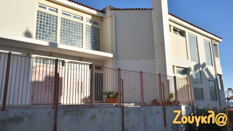 Πέραμα: Πώς έπεσε η 14χρονη από τον 3ο όροφο του σχολείου – Σοκαρισμένος ο αδερφός της