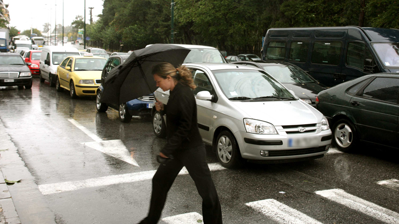 Κακοκαιρία 24 ωρών με καταιγίδες και χαλάζι από σήμερα το απόγευμα