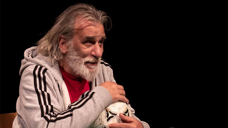 «Τσιτάχ. Η ερημιά του τερματοφύλακα» με τον Γιώργο Νινιό στο Θέατρο Αμαλία