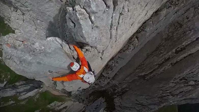 Ορειβάτες σε επικίνδυνα ακραία πρόκληση