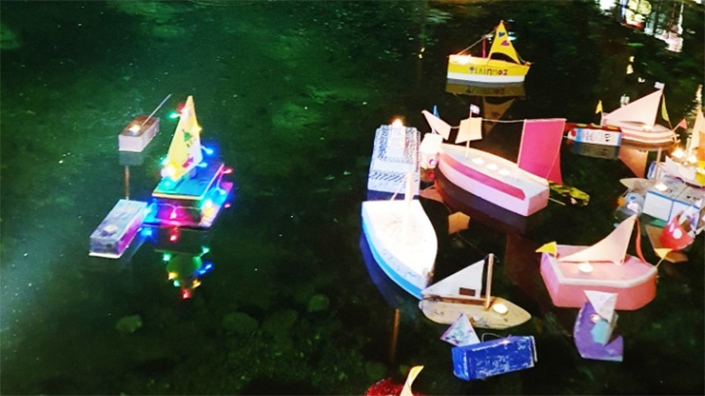 Δράμα: Τα παιδιά έστειλαν ευχές με χάρτινα καραβάκια στα νερά της Αγίας Βαρβάρας