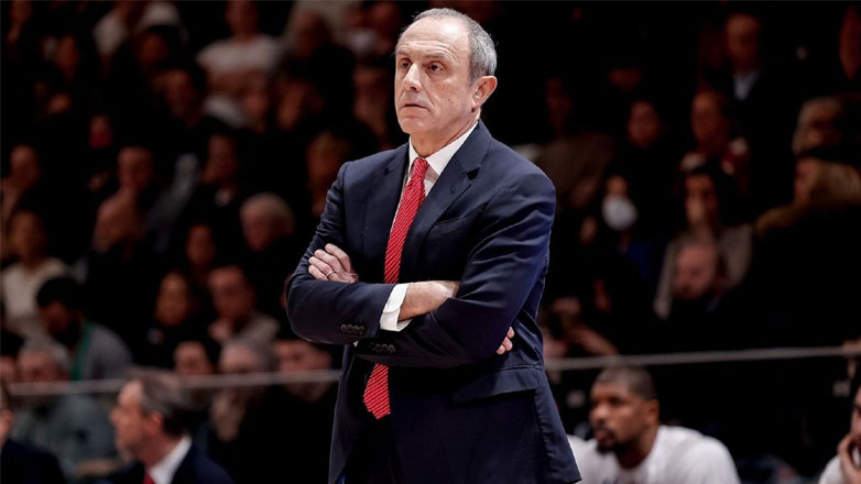 Ο Μεσίνα στο «τιμόνι» της Αρμάνι Μιλάνο έως το 2026