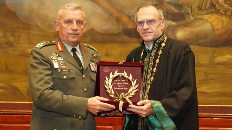 Απόδοση τιμής στον Αρχηγό ΓΕΕΘΑ από το Αριστοτέλειο Πανεπιστήμιο Θεσσαλονίκης