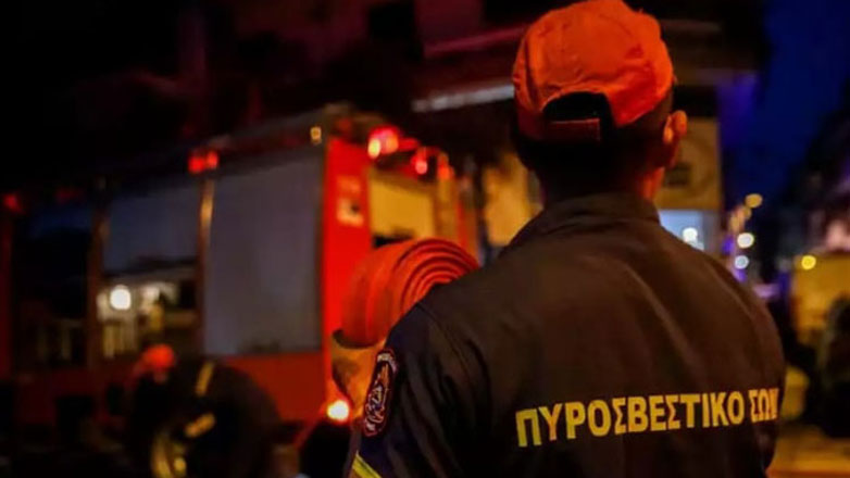 Άνδρας καταπλακώθηκε από αυτοκίνητο σε τροχαίο στο Ηράκλειο – Παρελήφθη από το ΕΚΑΒ χωρίς τις αισθήσεις του