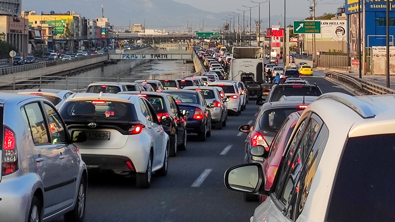 Κίνηση στους δρόμους: Μεγάλο μποτιλιάρισμα στον Κηφισό – Καθυστερήσεις σε Κηφισίας και Μεσογείων