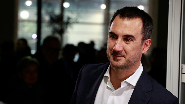 Χαρίτσης: Η πρόεδρος της κομισιόν λειτουργεί ως κομματάρχης του κ. Μητσοτάκη