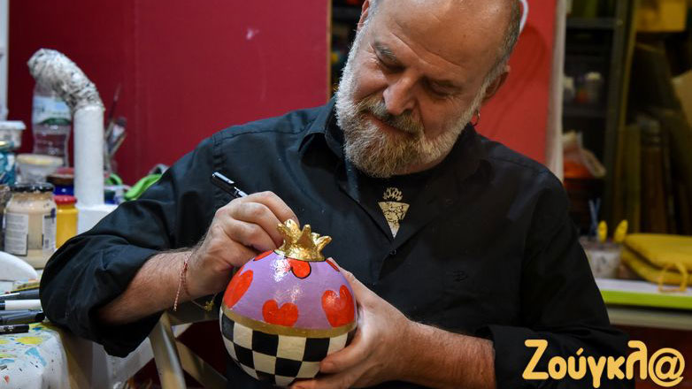 Αναστάσης Πετιμεζάς: Δημιουργεί νέους χειροπιαστούς κόσμους με…ανακυκλώσιμα υλικά