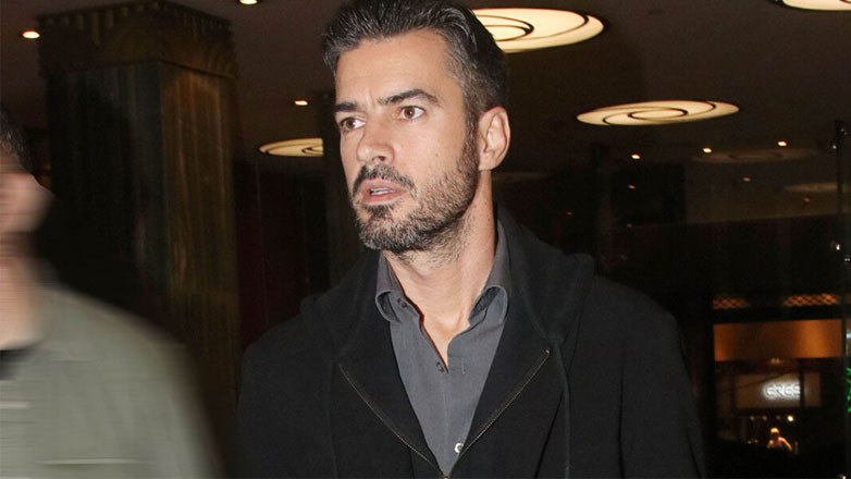 Γιάννης Τσιμιτσέλης: Η ενόχλησή του στις ερωτήσεις για τη Βάσω Λασκαράκη