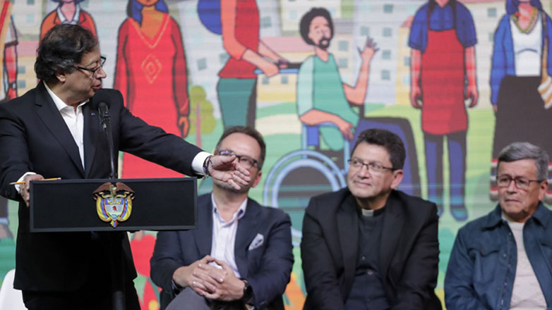 Κολομβία και ELN ξαναρχίζουν τις ειρηνευτικές συνομιλίες στο Μεξικό