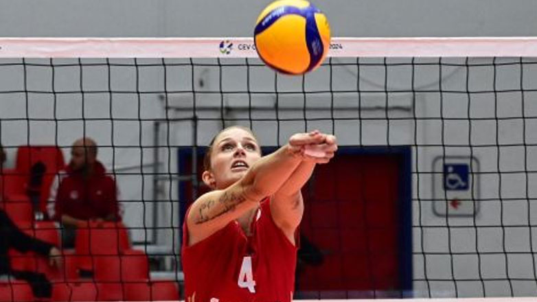 Βόλεϊ γυναικών: Ήττα για τον Ολυμπιακό, 3-0 η Νοβάρα