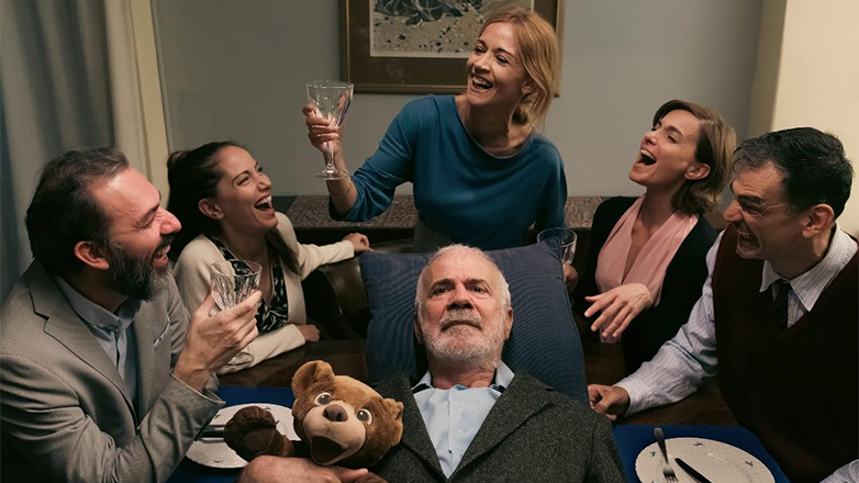 «Πατέρας»: Ακυρώνεται η σημερινή παράσταση με την Ιωάννα Παππά και τον Περικλή Μουστάκη