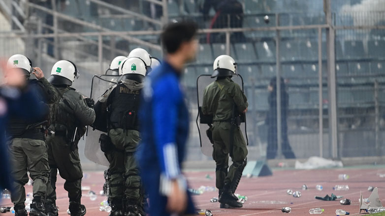 Super League: Αναβλήθηκε για τις 12 Δεκεμβρίου η απολογία του Ολυμπιακού για τα επεισόδια στο Βόλο