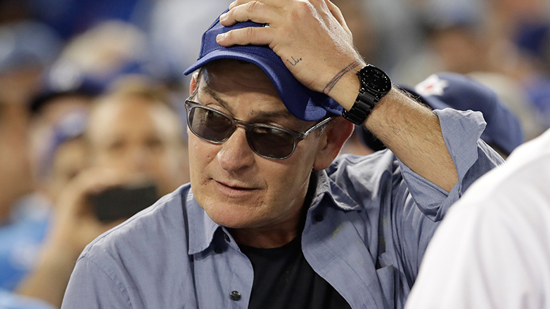 O Τσάρλι Σιν επιστρέφει στη μικρή οθόνη – «Έφταιγαν οι δαίμονές μου», είπε για αλκοόλ και ναρκωτικά 