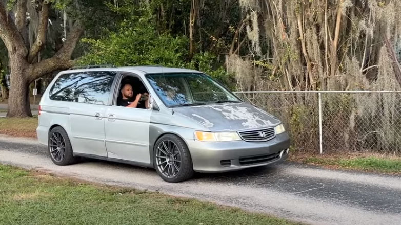 Κι όμως, σε αυτή την εικόνα υπάρχουν 1.020 ηλεκτρικά άλογα – Δείτε πως!