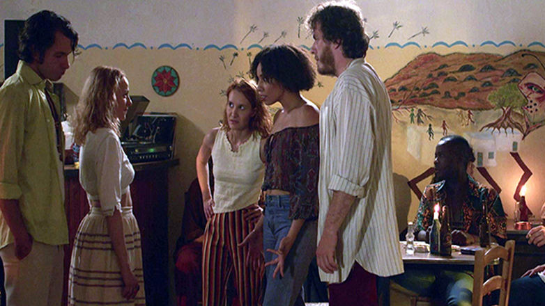 «Η παραλία»: Ο Διονύσης κλιμακώνει τη διαμάχη με τον Παπαγιαννάκη, ενώ νέοι χίπηδες φτάνουν στην παραλία