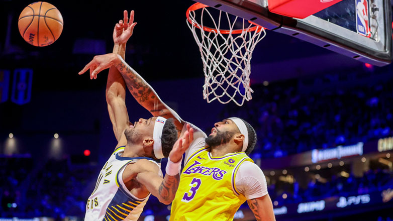 Έγραψαν ιστορία οι Λέικερς: Κατέκτησαν το πρώτο κύπελλο στην ιστορία του ΝΒΑ, κερδίζοντας 123-109 τους Πέισερς