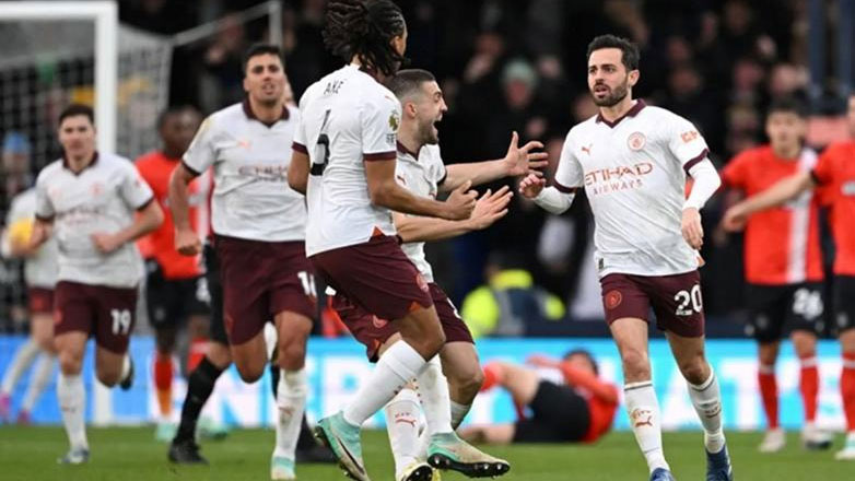 Αγγλία: Νίκη με ανατροπή για τη Μάντσεστερ Σίτι, 2-1 τη Λούτον