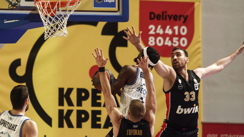 Basket League: Άνετη νίκη (83-54) για τον Ολυμπιακό στην Καρδίτσα με σούπερ Μιλουτίνοφ!