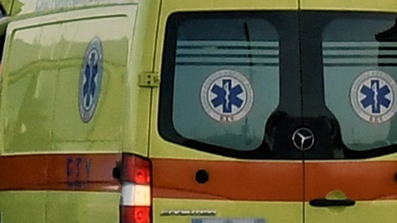 Λασίθι: Επιχείρηση απεγκλωβισμού γυναίκας, μετά από τροχαίο