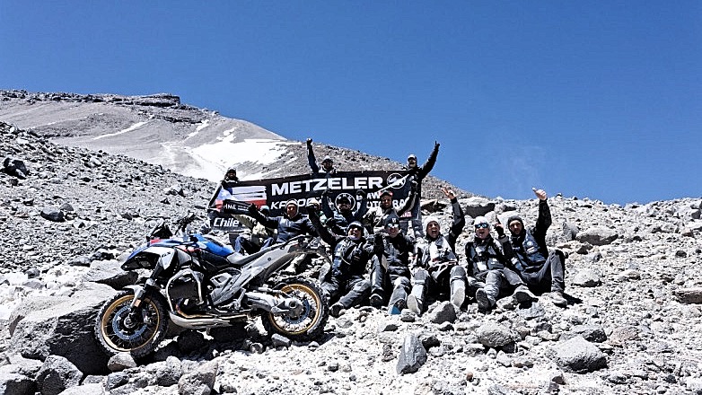 Metzeler Karoo 4 και BMW R 1300 GS στα 6000μ.