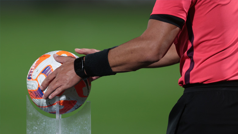 Super League: Αναστέλλουν την αποχή τους οι διαιτητές, αρχίζει εκ νέου το πρωτάθλημα