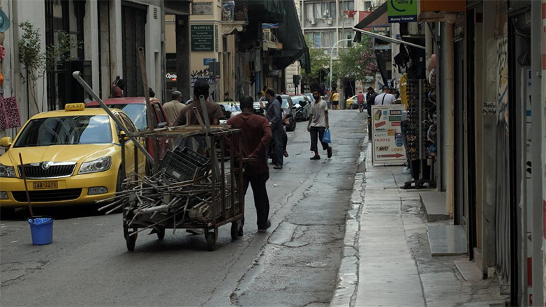 «Το καταφύγιο στην Ομόνοια»: Το ντοκιμαντέρ για την Αθήνα του χθες και τον άγιό της προβάλλεται στο Ρομάντζο για καλό σκοπό