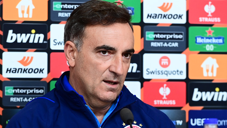 Καρβαλιάλ: «Δεν γίνεται να αλλάξουμε τα πάντα – Όποιος φορά τη φανέλα του Ολυμπιακού πρέπει να παίξει στο μάξιμουμ»