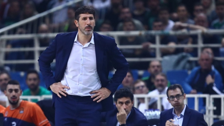 Μουμπρού: «Όλο και καλύτερος με τον χρόνο ο Ολυμπιακός»