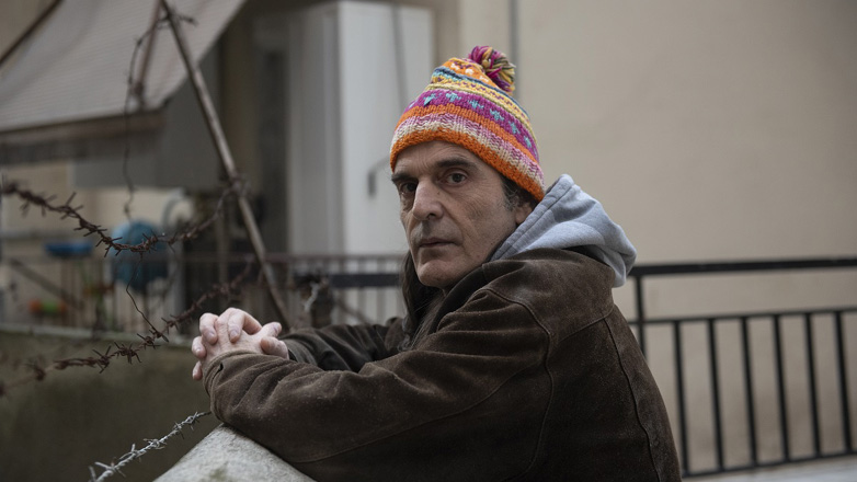 Πέθανε ο Γιώργος Τόλιος, ντράμερ του συγκροτήματος «Τρύπες»