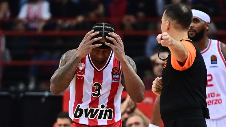 Η Βαλένθια σόκαρε τον Ολυμπιακό στο ΣΕΦ, με 63-56 έχασαν οι Πειραιώτες από τους Ισπανούς