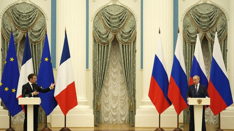 «Δεν έχω αλλάξει αριθμό τηλεφώνου», απαντά ο Μακρόν στον Πούτιν