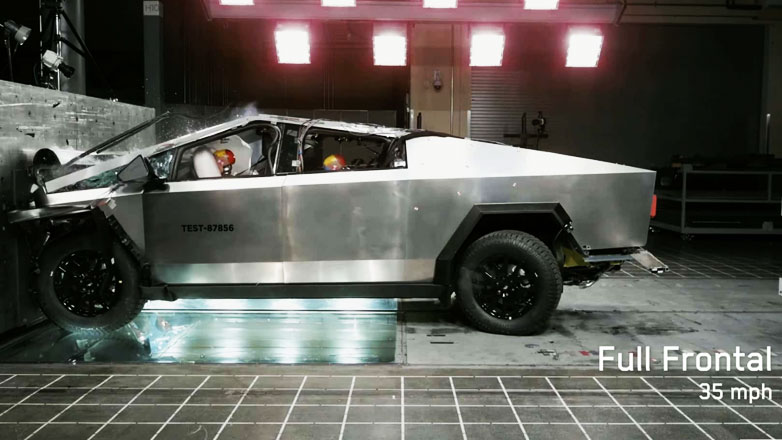 Όλοι ασχολούνται με την ασφάλεια του Tesla Cybertruck – Δείτε πως τα πήγε σε μετωπική με 56χλμ./ώρα