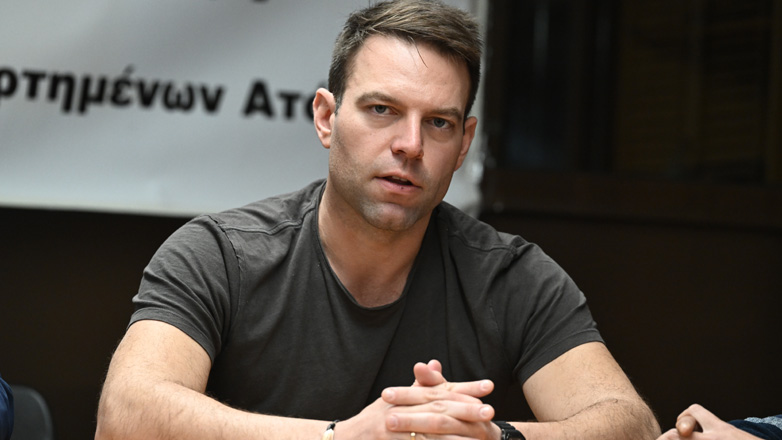 Επεισόδιο Κασσελάκη με τον πρόεδρο του ΚΕΘΕΑ: Δεν σας αναγνωρίζω ούτε πρακτικά ούτε ηθικά, μπορείτε να αποχωρήσετε