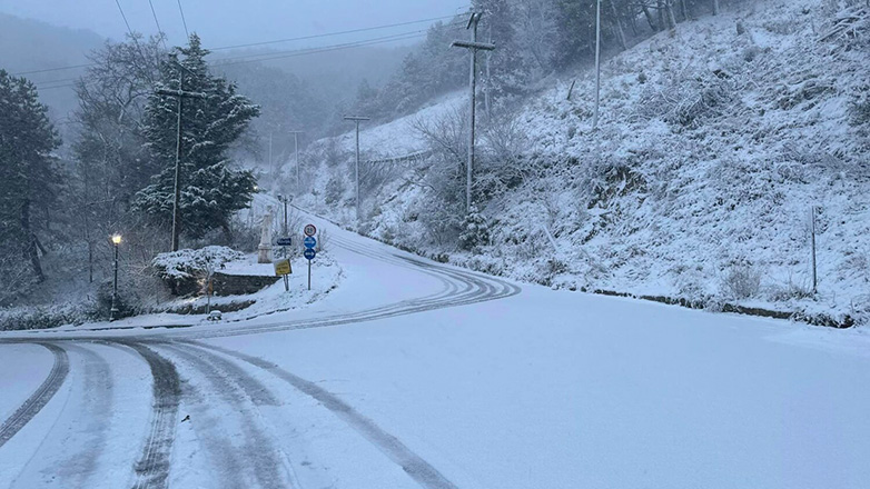Στα «λευκά» οι ορεινές περιοχές της Λάρισας