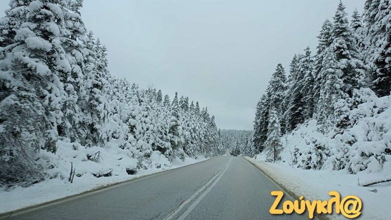 Στα «λευκά» ο Άγιος Αθανάσιος στο Καϊμακτσαλάν – Μαγευτικές εικόνες από το χιονισμένο Περτούλι