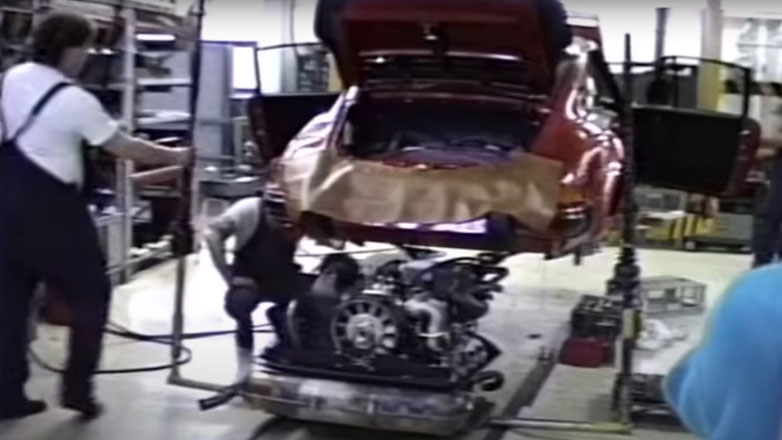Δείτε πως φτιάχνονταν στο χέρι οι Porsche του ’80 – Όταν οι άνθρωποι ήταν καλύτεροι από τα ρομπότ
