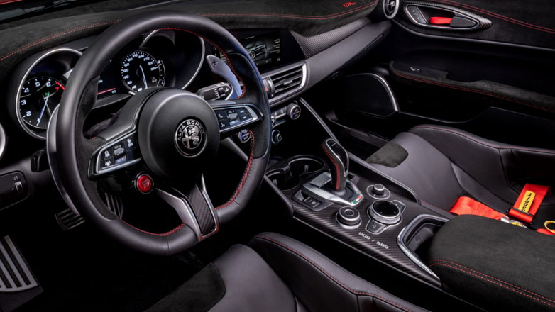 Τρεις φορές που η Alfa Romeo έδειξε πως υπηρετεί πραγματικά την χαρά της οδήγησης