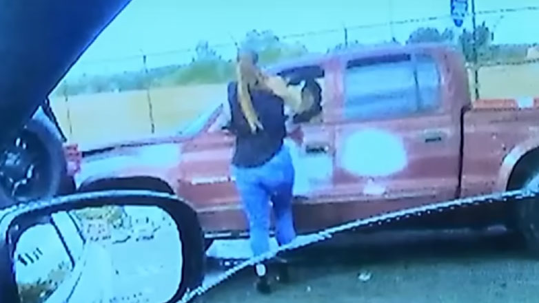 Ισόβια κάθειρξη σε γυναίκα που πυροβόλησε και σκότωσε οδηγό, ο οποίος προκάλεσε τροχαίο και προσπάθησε να φύγει