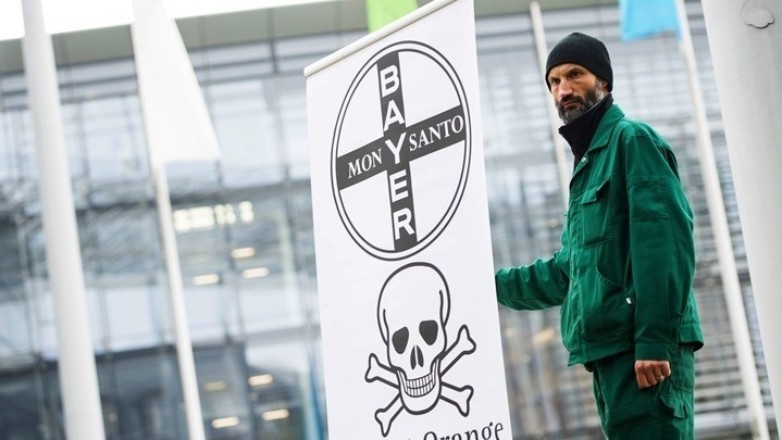 Πρόστιμο ύψους 857 εκατ. δολαρίων στη Monsanto για την έκθεση πολιτών σε χημικά PCB