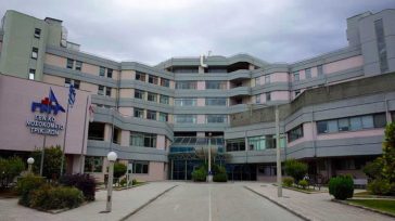 Τρίκαλα: Στο νοσοκομείο 3 μαθητές μετά από συμπλοκές στο κέντρο της πόλης