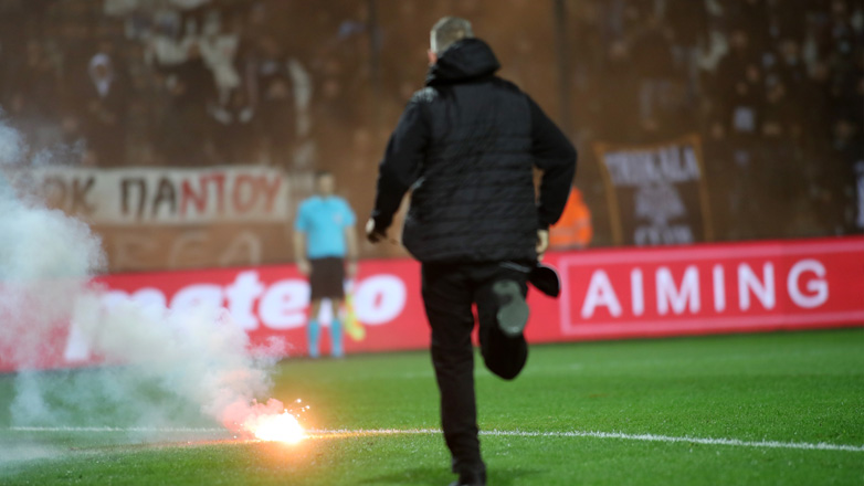 Χωρίς θεατές οι αγώνες ακόμα κι αν πέφτει μία κροτίδα
