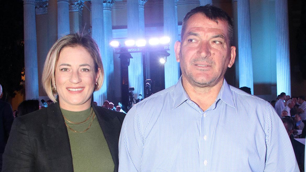 Πύρρος Δήμας: «Με τη σύντροφό μου έχουμε αποφασίσει να μην αποκαλύψουμε το φύλο του μωρού»