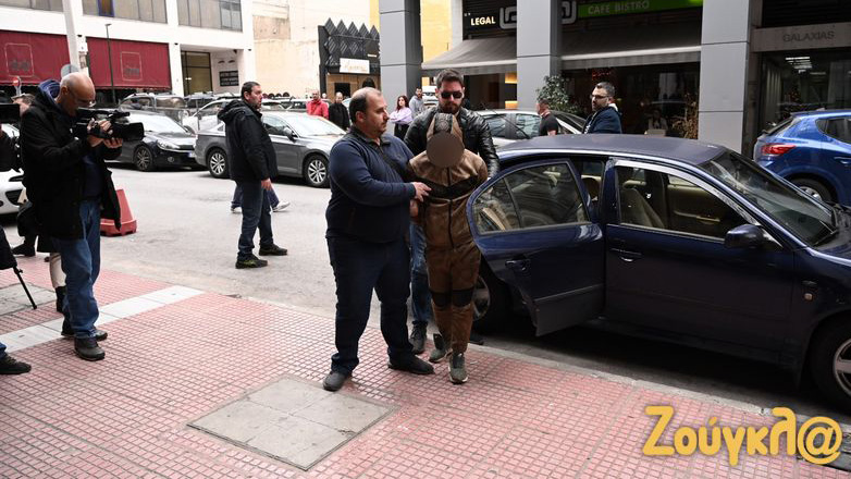 Ασπρόπυργος: Προθεσμία για να απολογηθεί την Παρασκευή πήρε ο 17χρονος Ρομά που συμμετείχε στην καταδίωξη