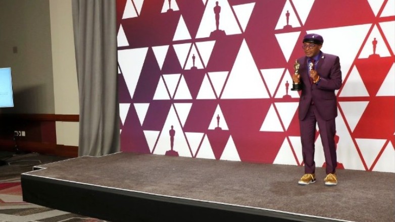 Χρυσά Nike Air Jordan που σχεδιάστηκαν για τον Spike Lee πωλήθηκαν για καλό σκοπό