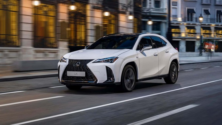 Το νέο Lexus UX 300h είναι το πρώτο με υβριδικό σύστημα 5ης γενιάς και έρχεται με 199 ίππους