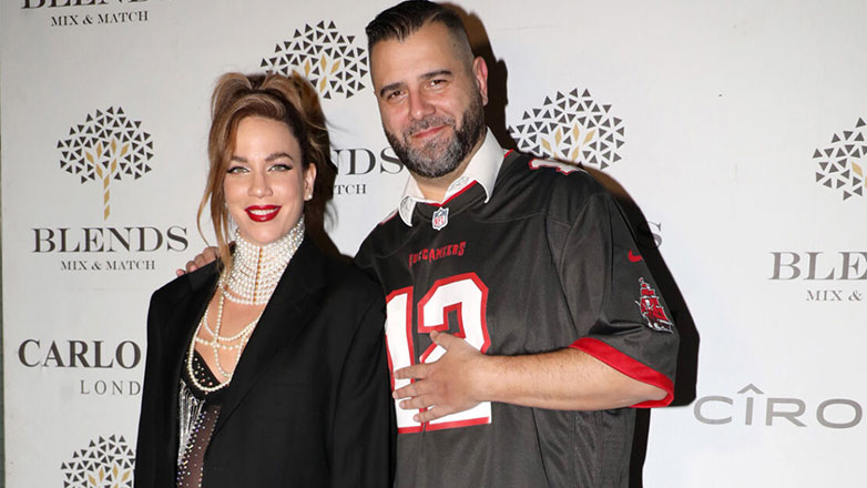 Κατερίνα Στικούδη: Πιο σέξι από ποτέ στον 7ο μήνα της εγκυμοσύνης της στα γενέθλια του Βαγγέλη Σερίφη