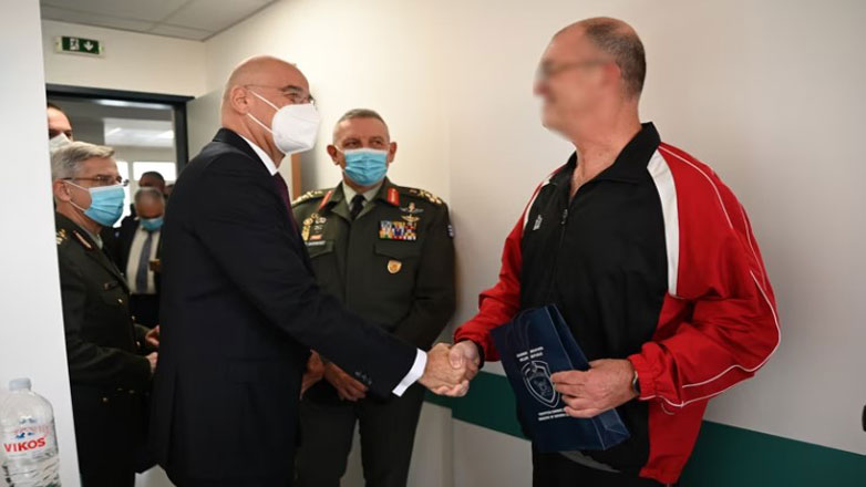 Επίσκεψη Δένδια στο Στρατιωτικό Νοσοκομείo 401 ΓΣΝΑ